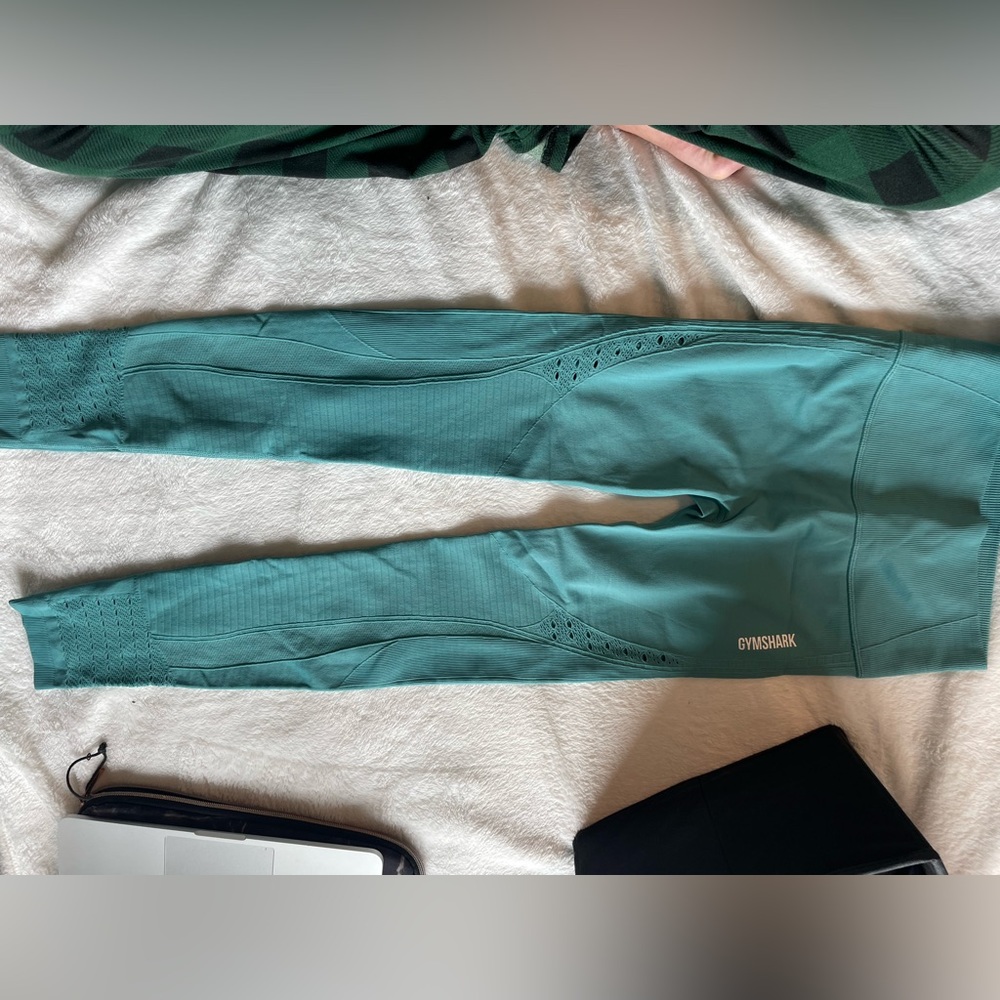 Blue size medium Gymshark leggings, never worn. Perfect condition.